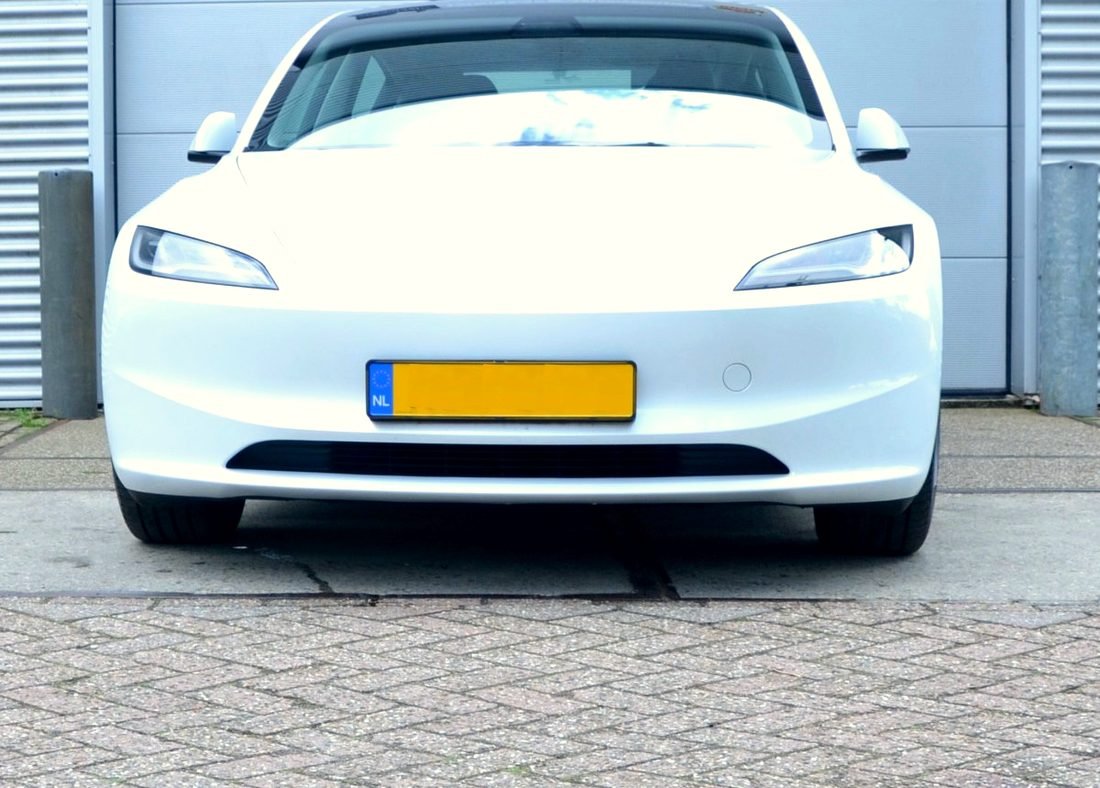 Tesla Model 3 Volt